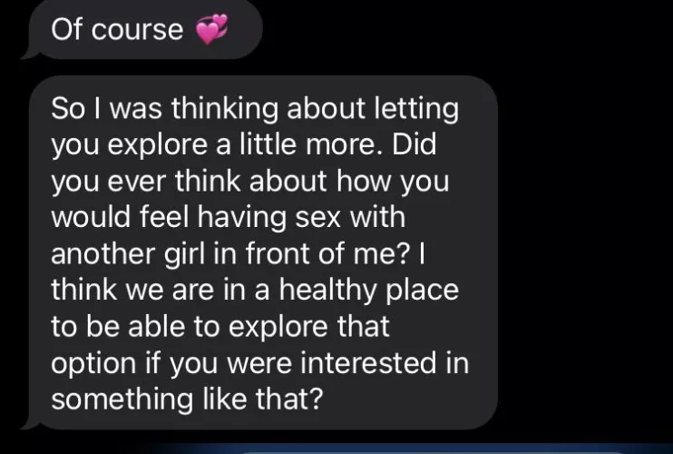 My gf sent me this text 😳