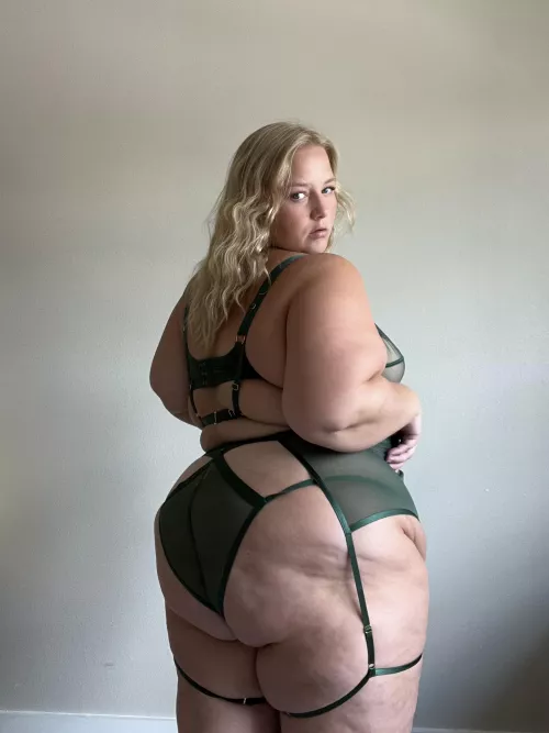 Really loving the way green looks on me