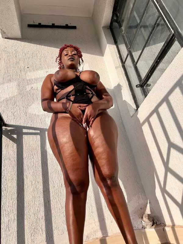 Say “hi” if you are a fan of ebony girls