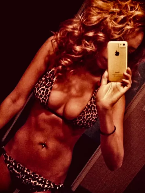 Vegas pool bathroom selfie…..