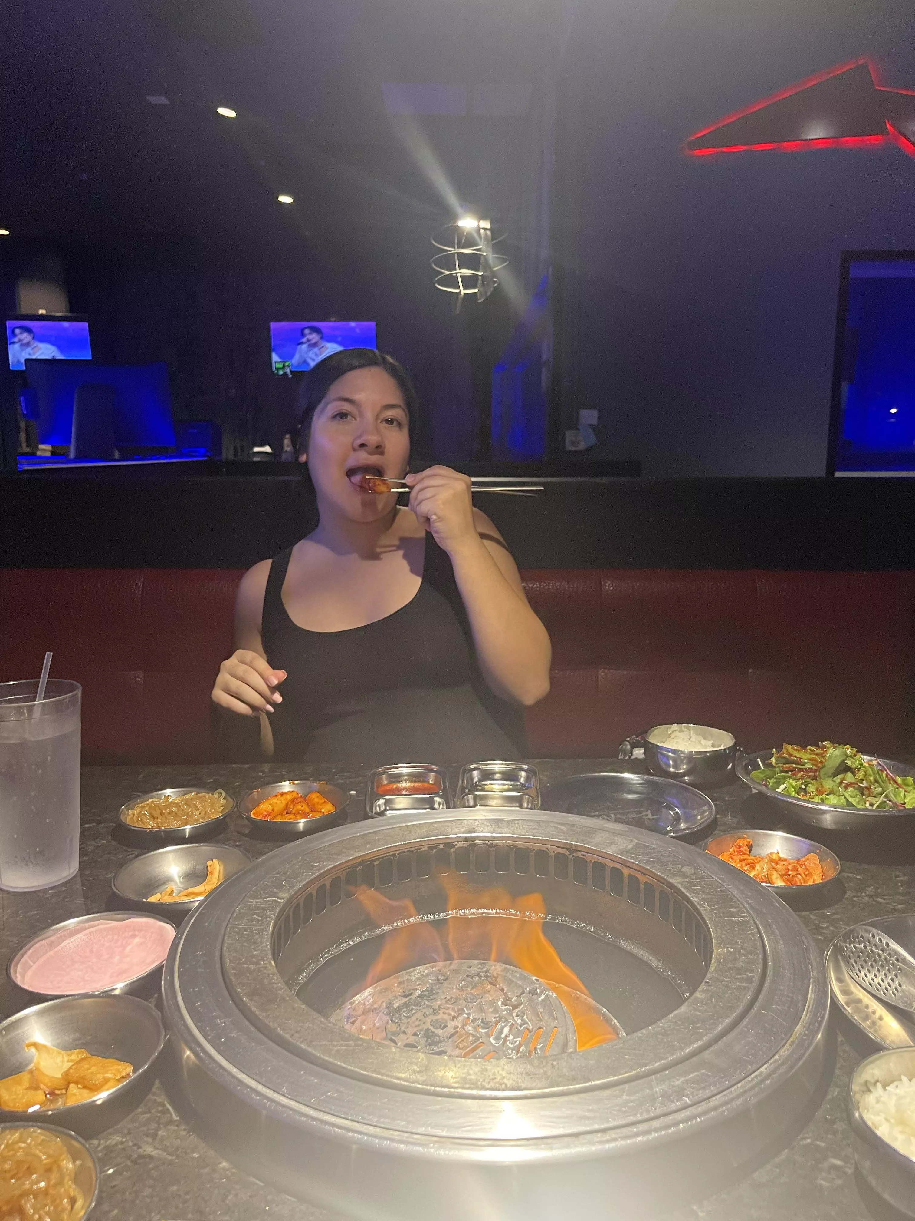 Went on tinder date 9 months pregnant he said it made me hotter what a surprise.