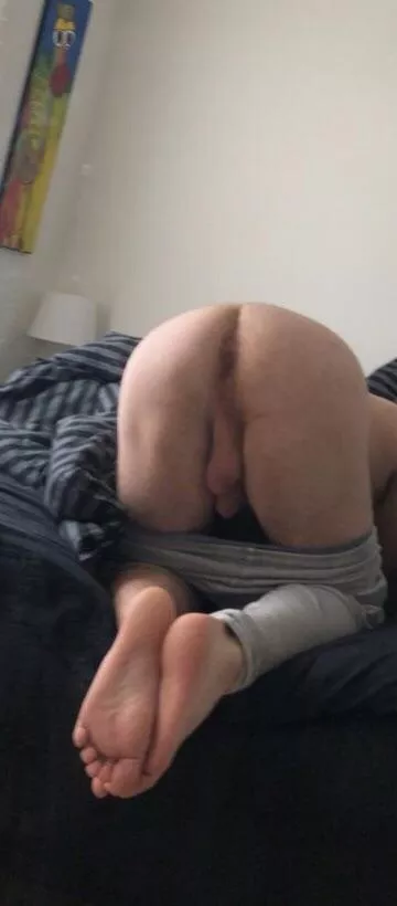 [25]m feel like going for a run and strip naked in public to expose myself. Want an anon dom to watch ;-) Dm me