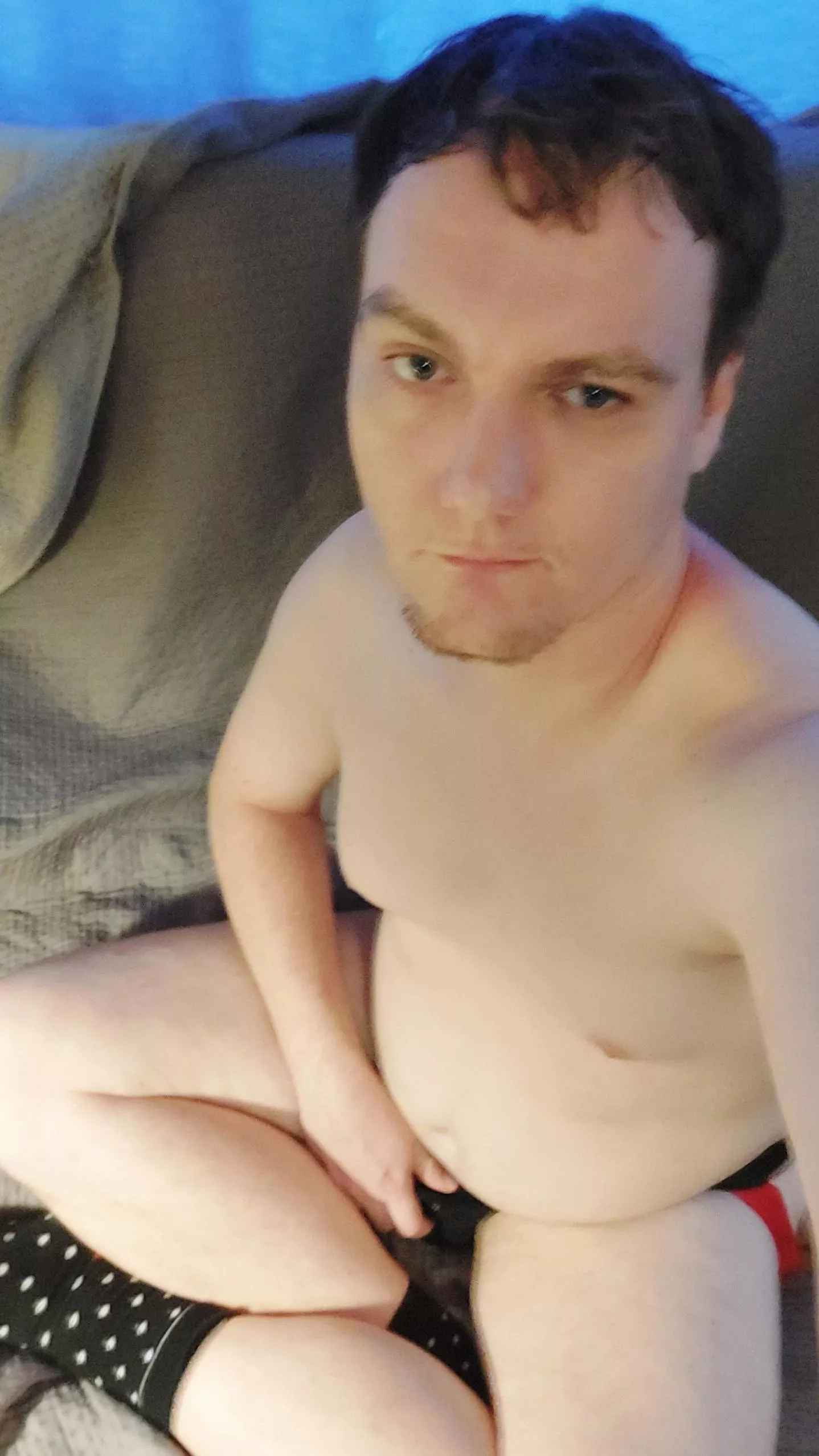 33 yo crazy, vers bottom cub.Do you Want to make friedns?