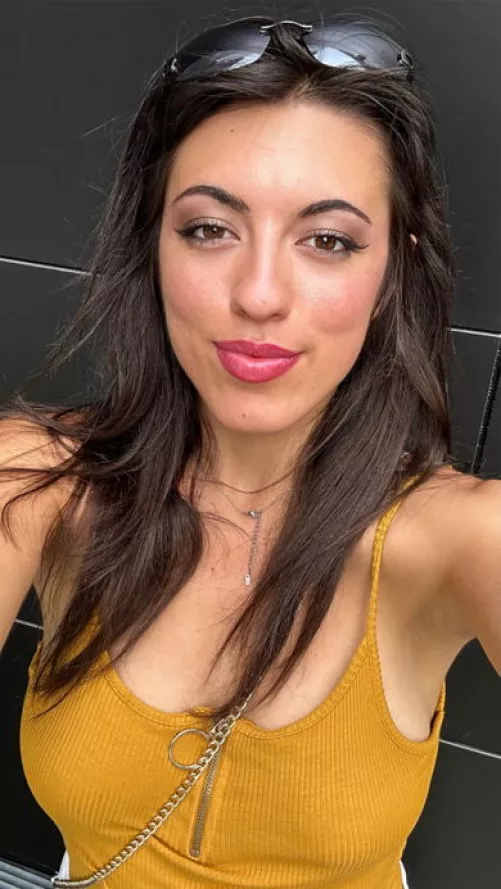 Can a pretty smile be sexy F19