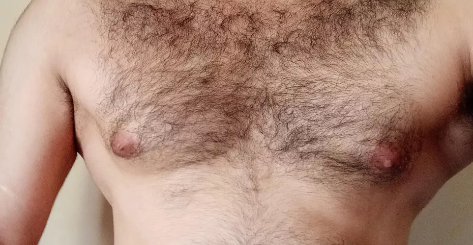 doesn't have much hair,,but I think it's not bad (my chest)💥