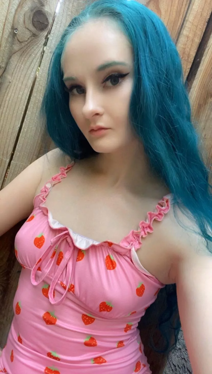 How about a SFW selfie for once 🤔