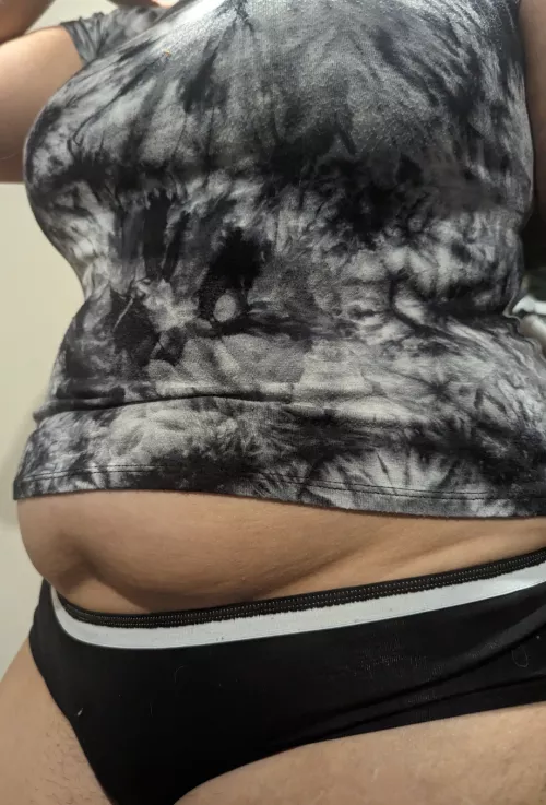 I can't believe this shirt fit me a few months ago 😅