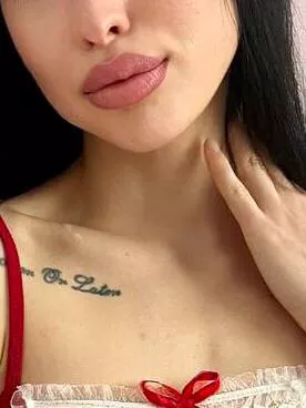 naturally large lips, I love my lip shape