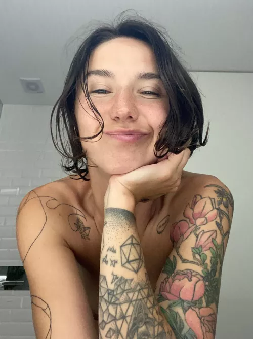 Sexy, tattoed freckled girl is here for you!