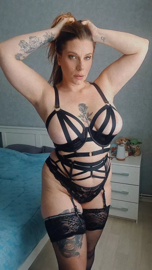 Tell your boss you wont make it to work today. [f33]