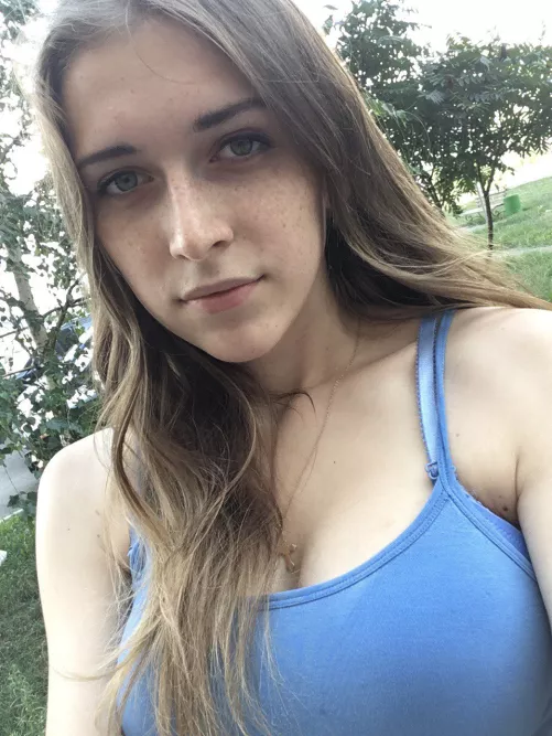 Thoughts on freckled girls without makeup