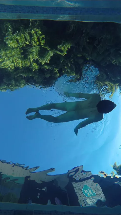 What the bottom of the pool saw