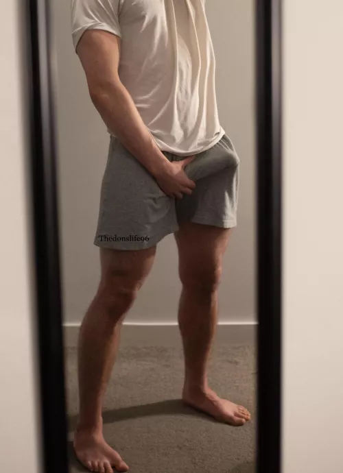 Who wanna see what my pants hide? 😜