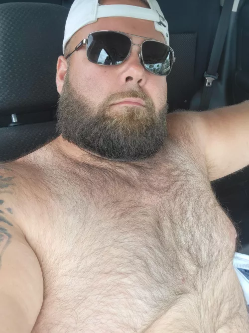 Who wants to fuck in the parking lot? 😈