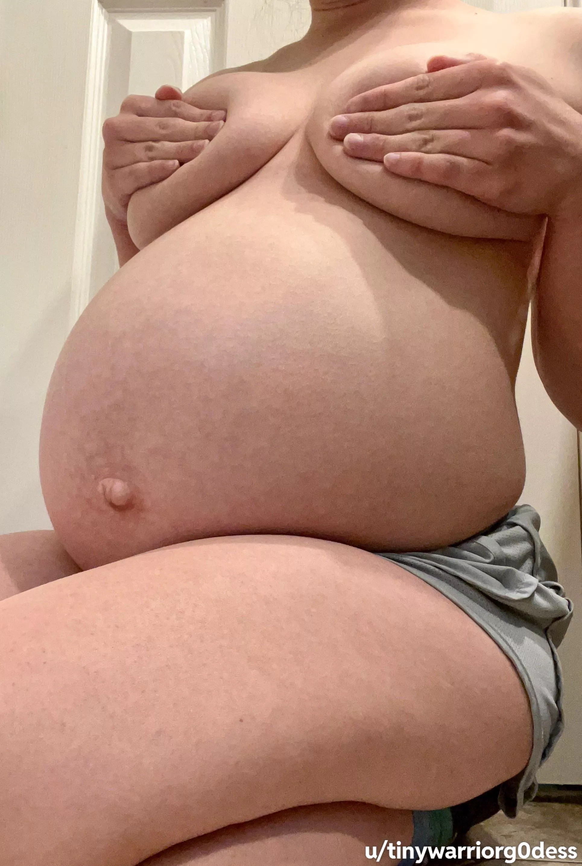 Yummy Mummy Pregnant Tummy 😋✨💕