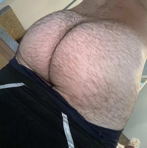24 in shape DL with a big furry bubble butt. 😏 Add my snapp: FrryBruuh