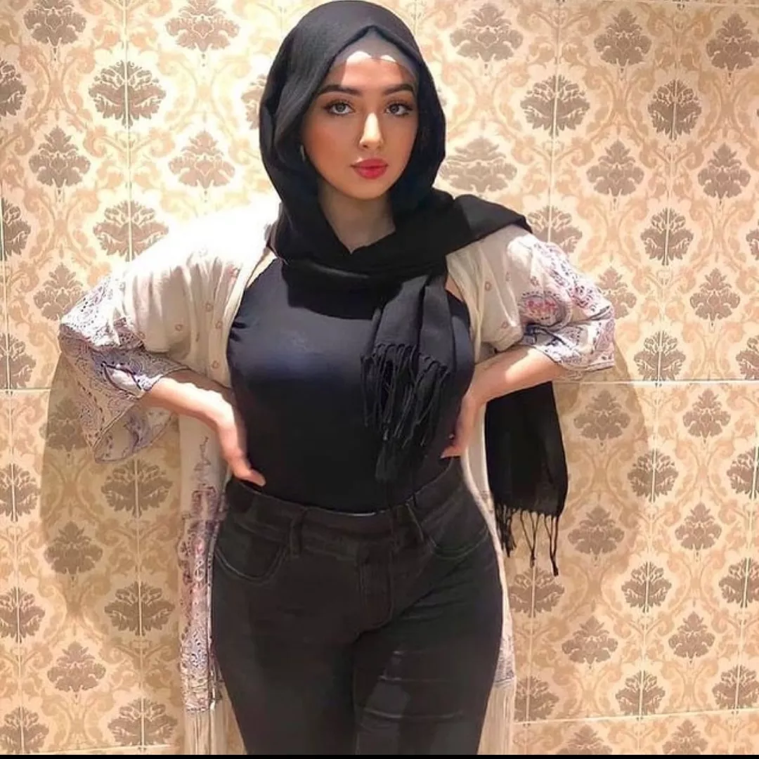 Anyone know her name