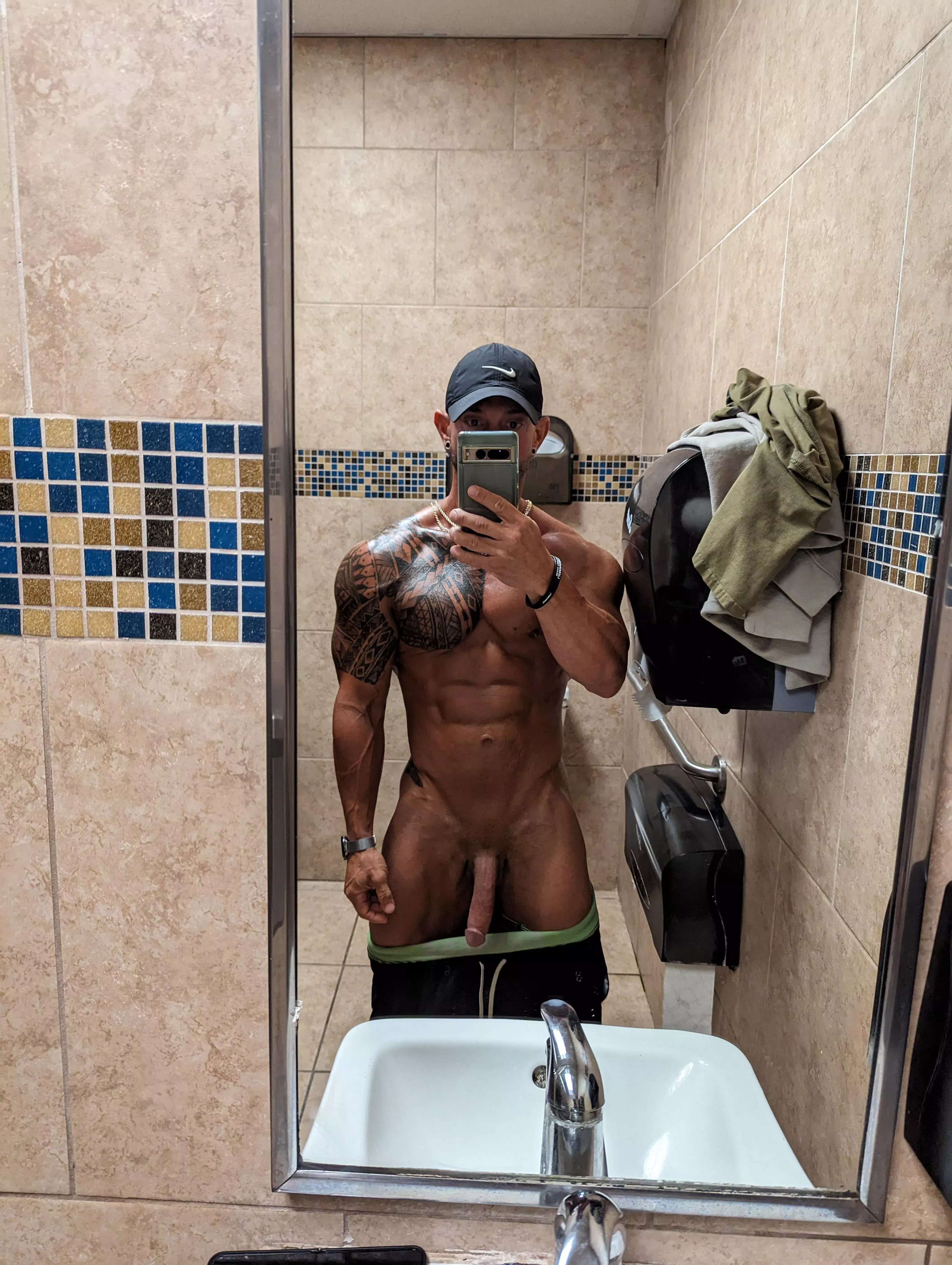 Don't really get [m]uch attention IRL. What can be wrong? Suggestions?