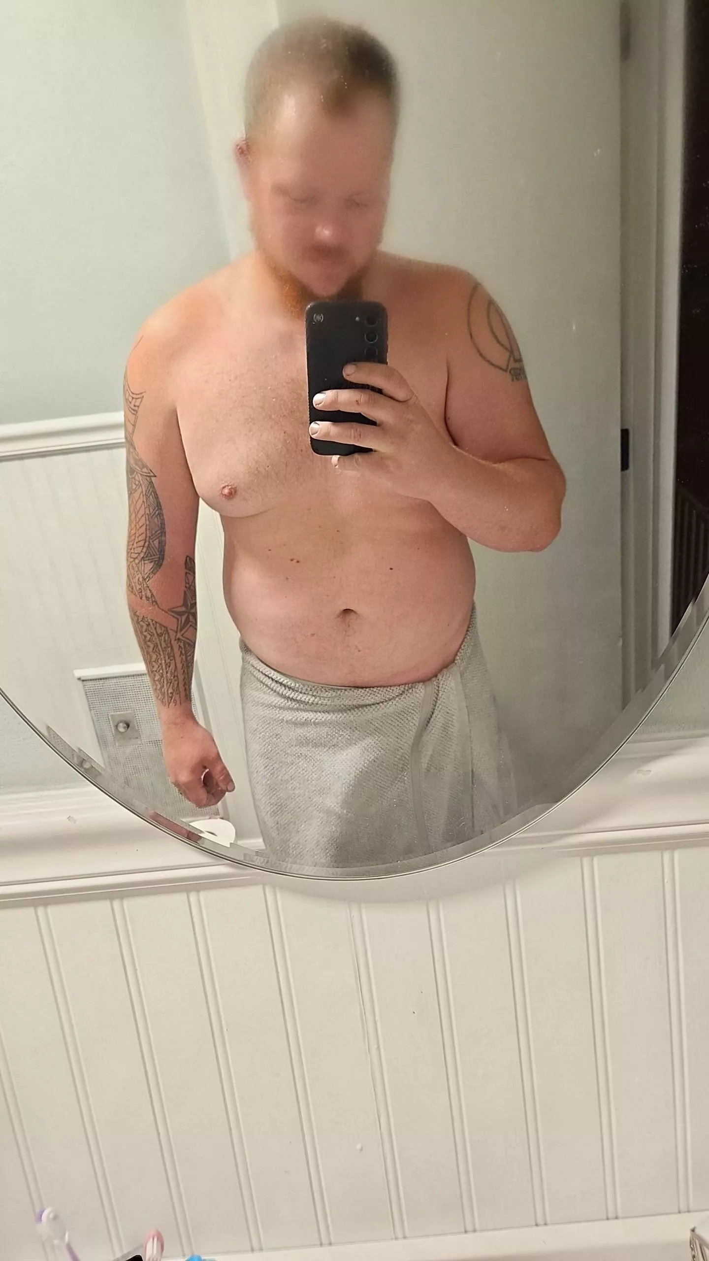 Drop the towl or no?