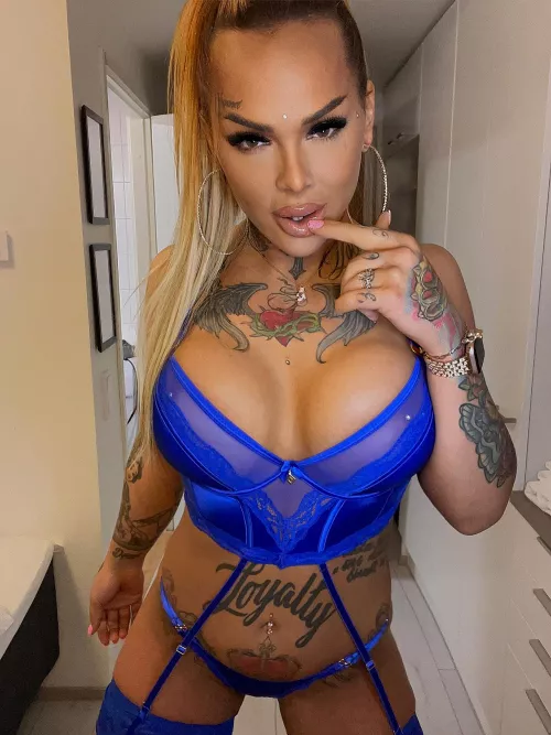 How do you like my dress? My favorite is the blue one