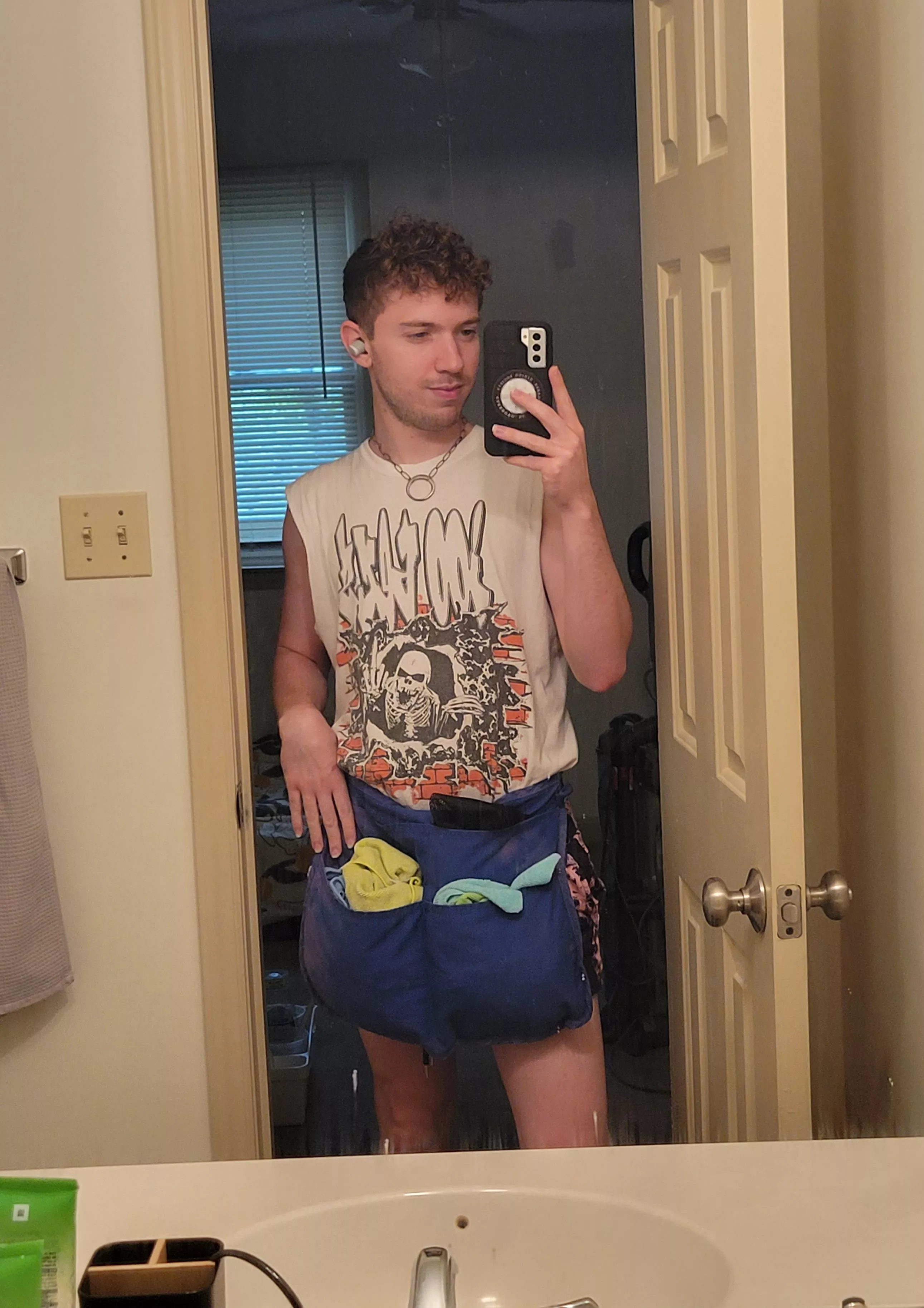 How many twinks do you know run their own house cleaning business? 😄