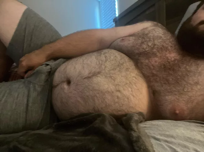 Just getting up and starting my day. 31 M, country boy ready to make your day a lil bit better. All age, ethnicities, body types are beautiful. M4F