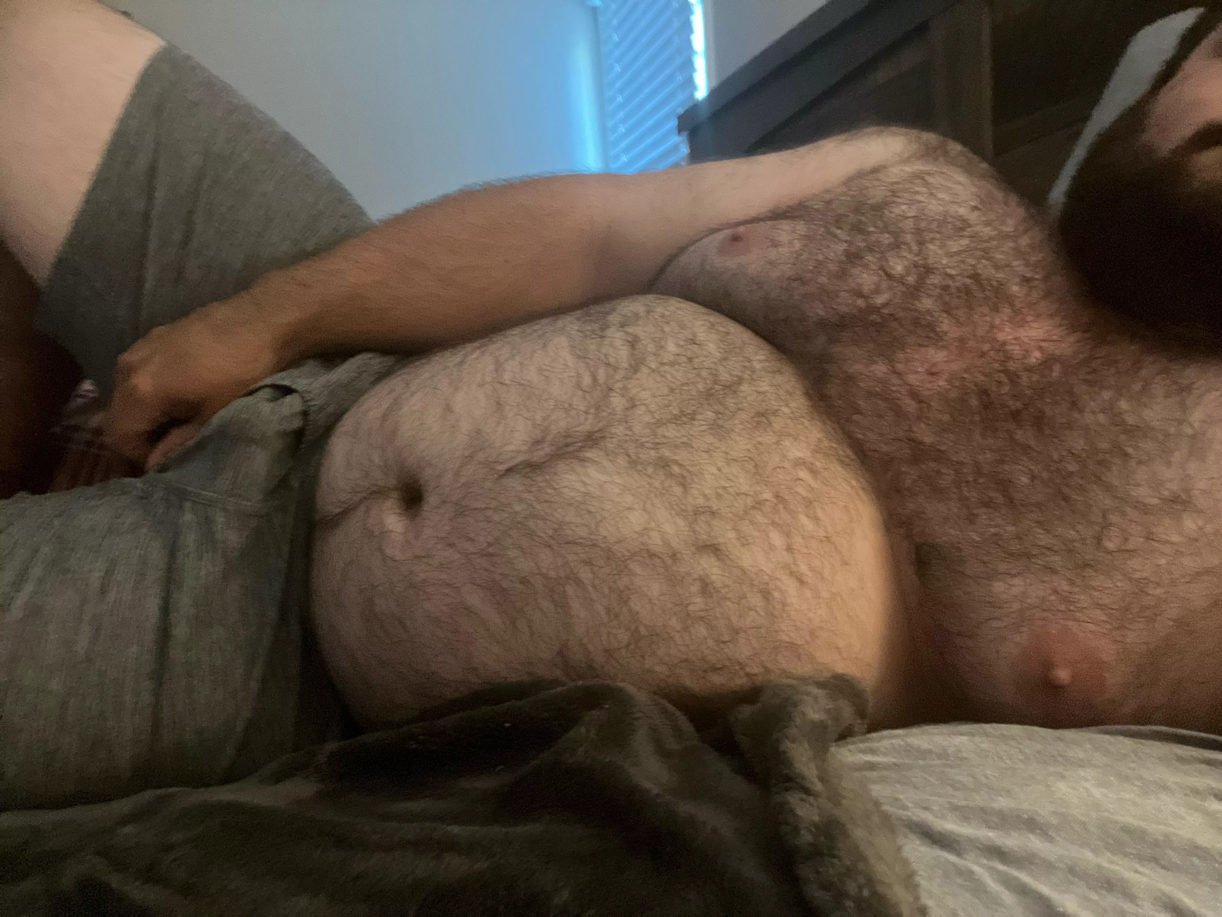 Just getting up and starting my day. 31 M, country boy ready to make your day a lil bit better. All age, ethnicities, body types are beautiful. M4F