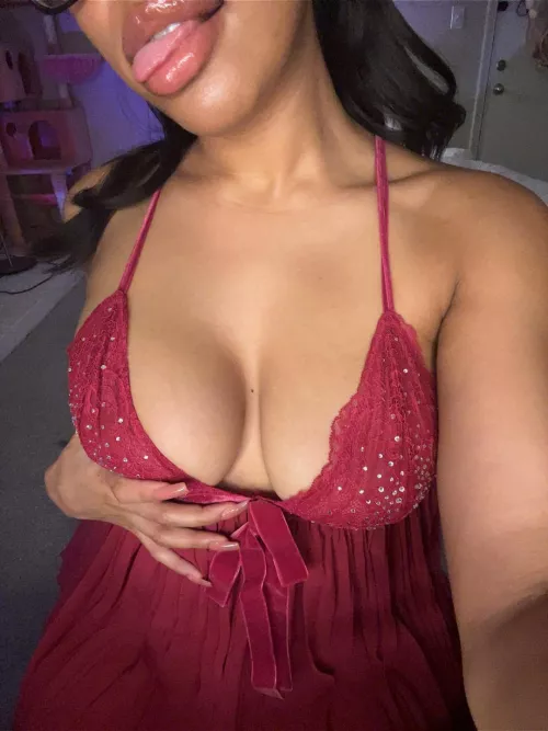 my newest dress just arrived 😇