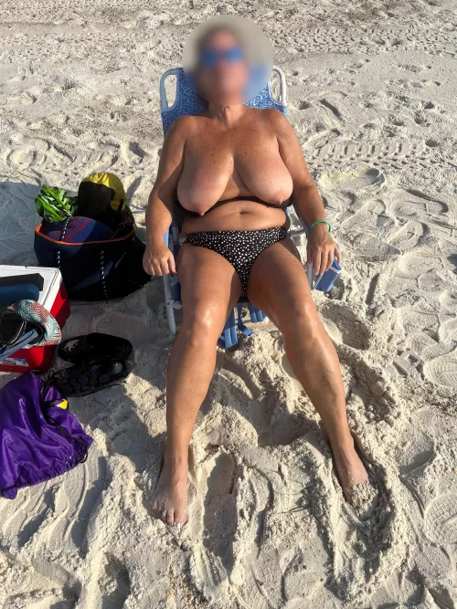 Tanning my 40g natural boobs!!!