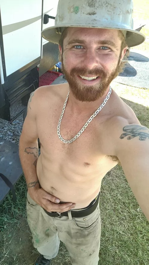 ust the average after work blue collar addition selfie 😉 tgif.