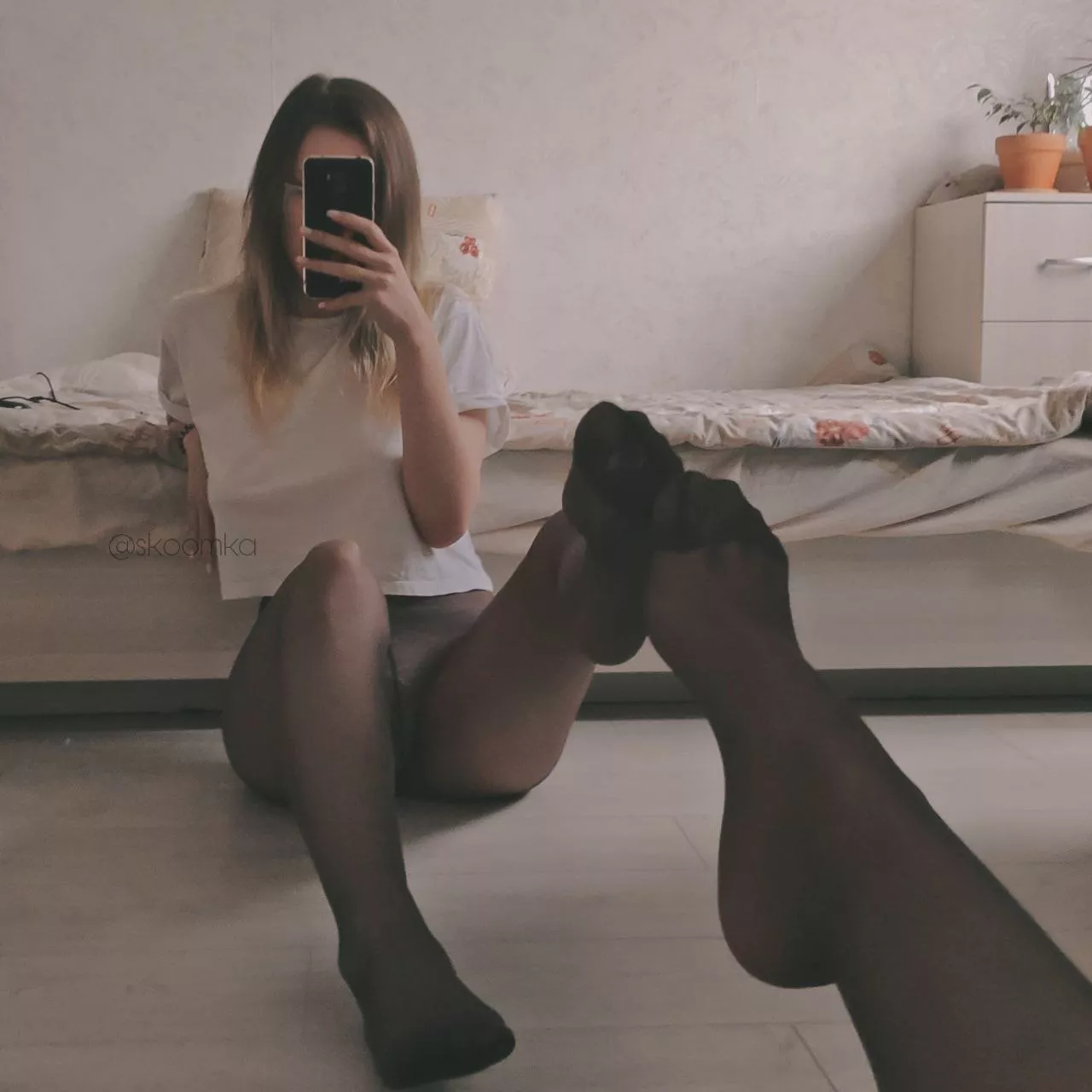 will you kiss me on the lips or the feet first?