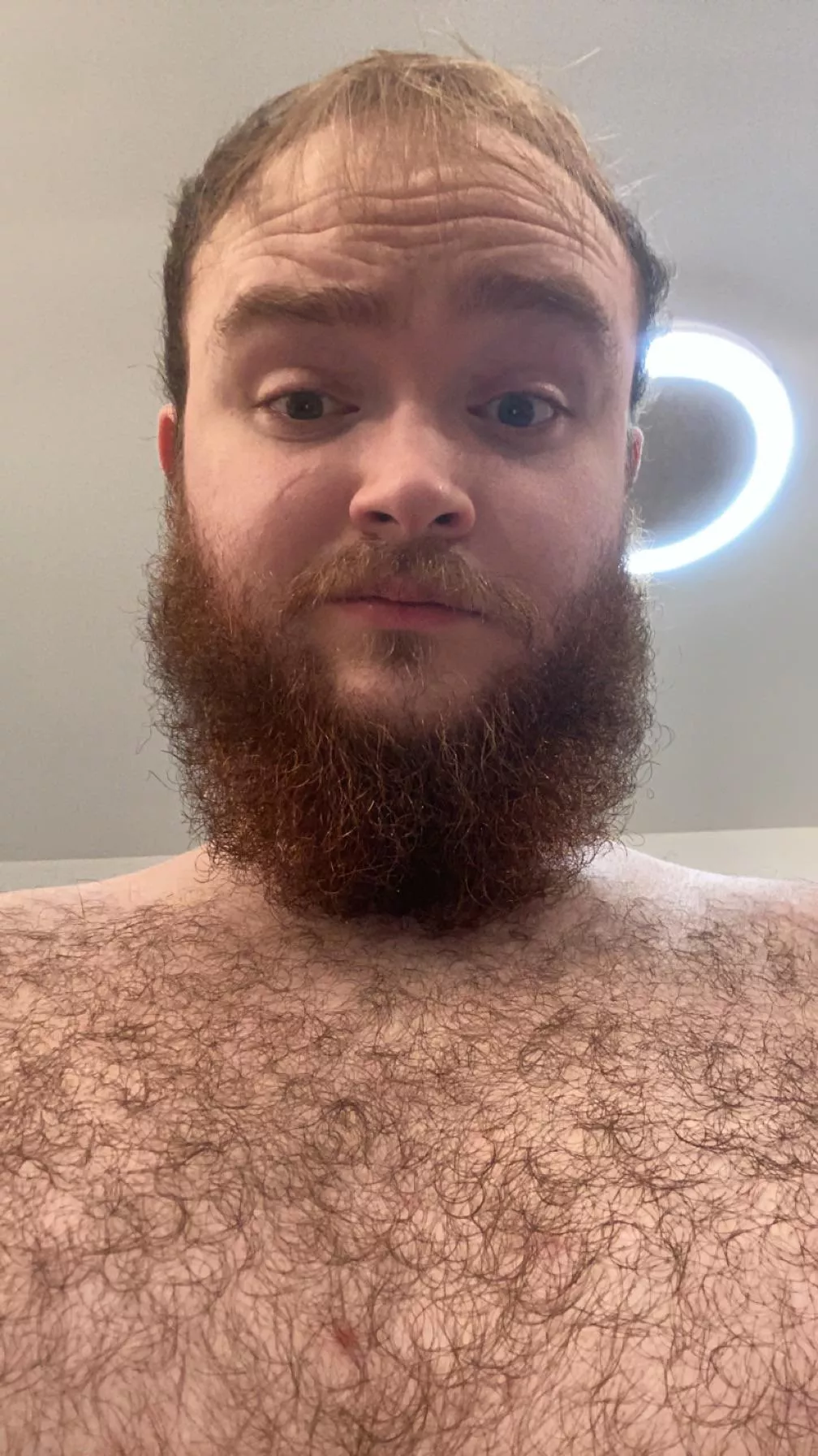 (20yo) Who wants to feel my chest hair? 😏🔥