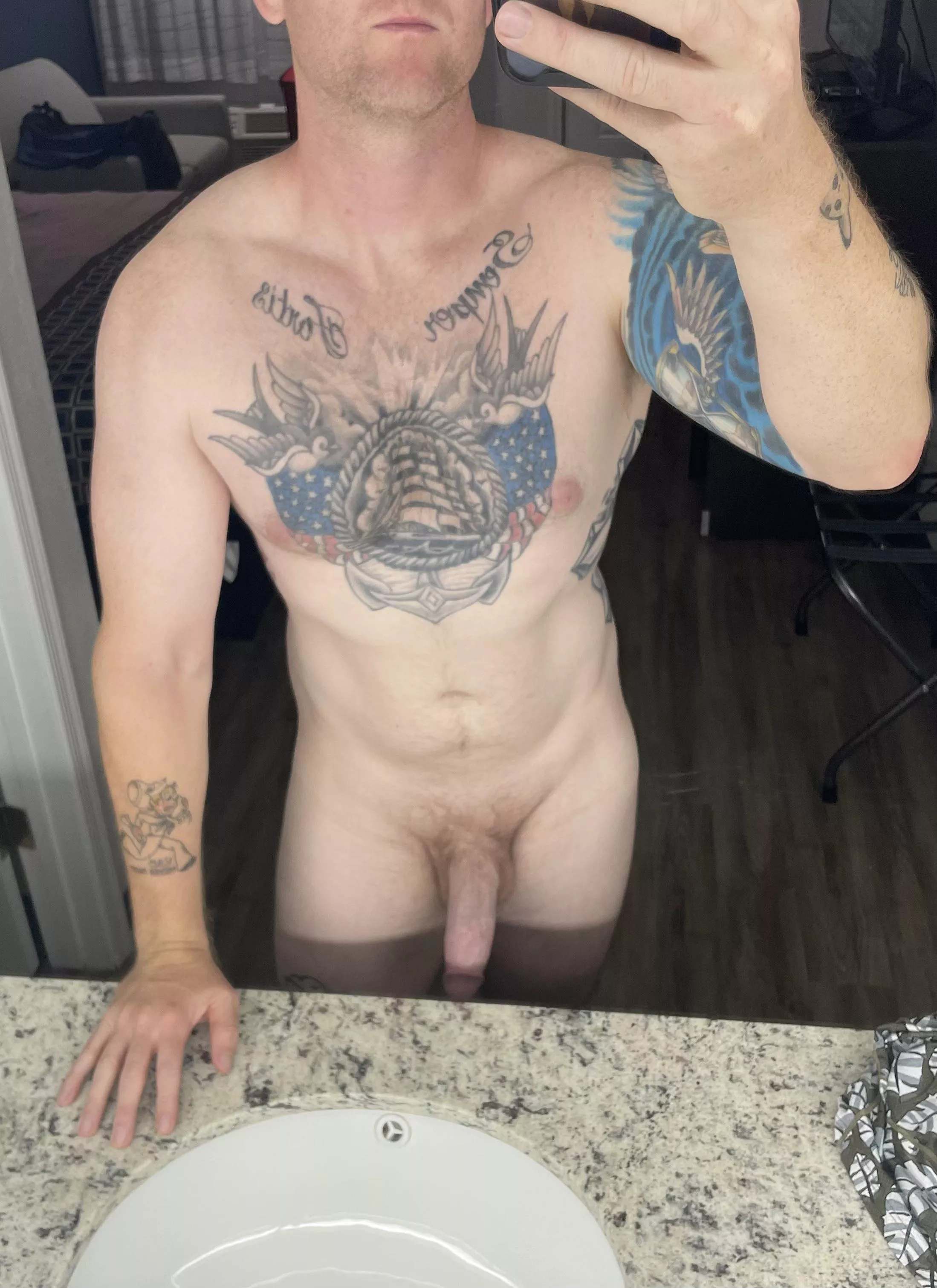 [32] This hotel lighting was on point