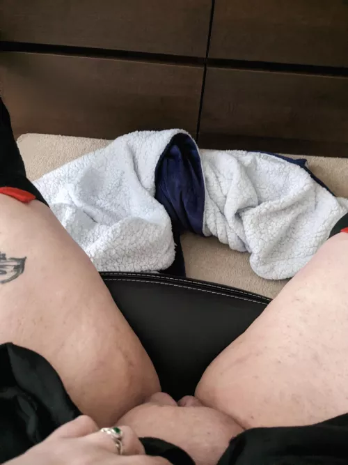 Any girls wanna play with me?