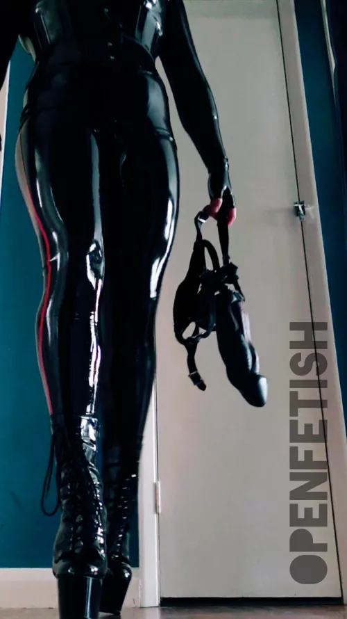 C'mon, Hun. We Got Work To Do 🤐