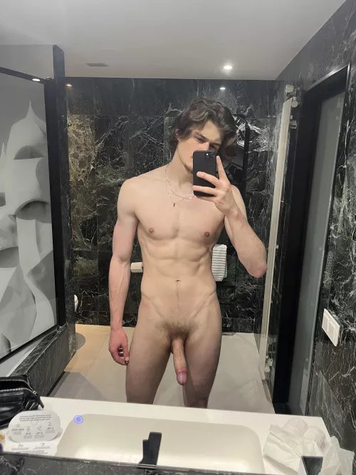 Dubai hotels have the nicest bathrooms