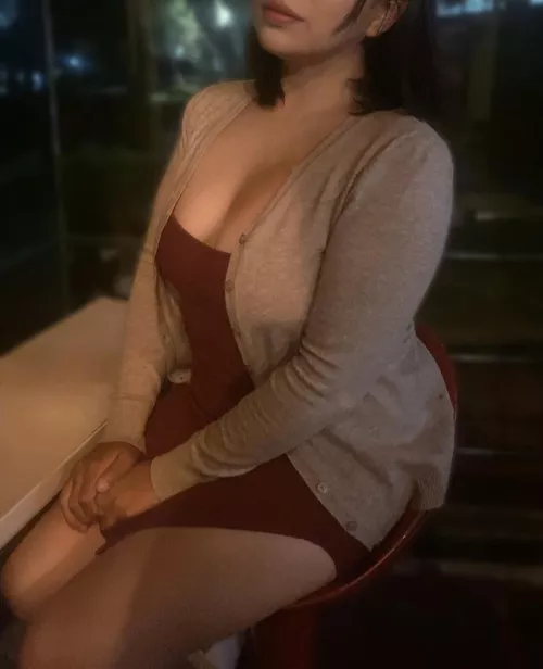 (F) comfortable and cute in this dress