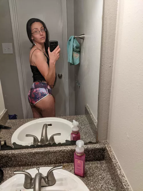 Figured id drop a selfie for the day