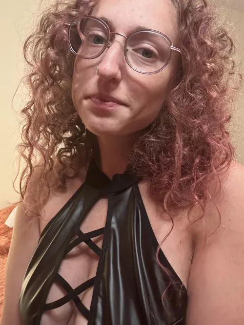 Hair messy, just how I like my sex 🤷🏼‍♀️