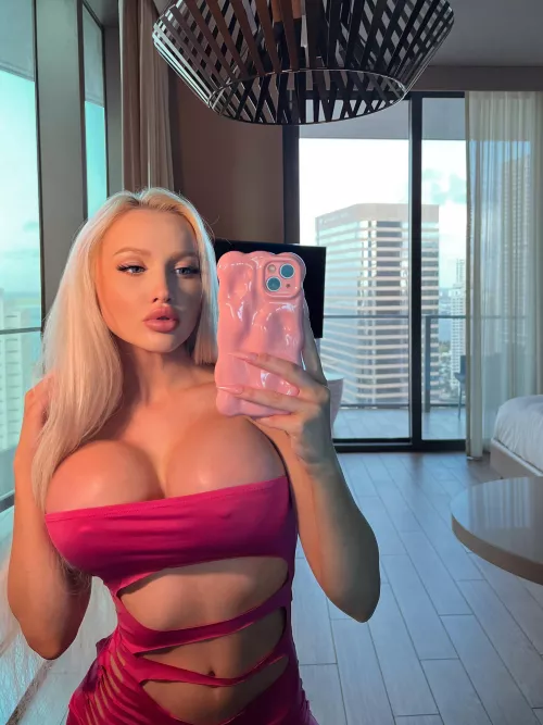 It's totally normal that you get hard only for fake overfilled bimbos these days. Natural girls are the thing of the past.