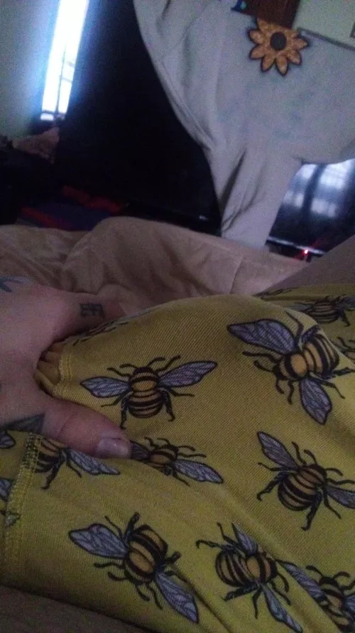 just buzzin around [29]