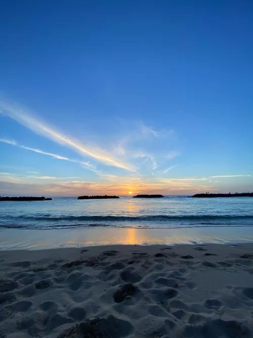 Let’s go to the beach, let’s go get away