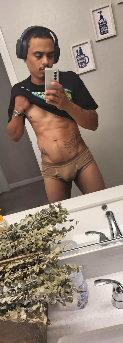 Nice pair of army briefs for the night!