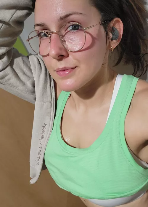 Shoulders/arms circuit, plus some stair master.