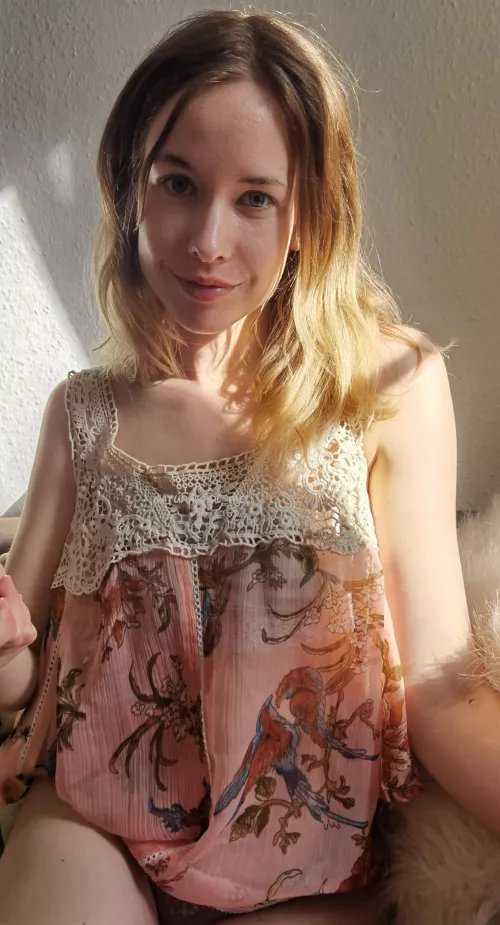 Sun on my face makes me happy [F]