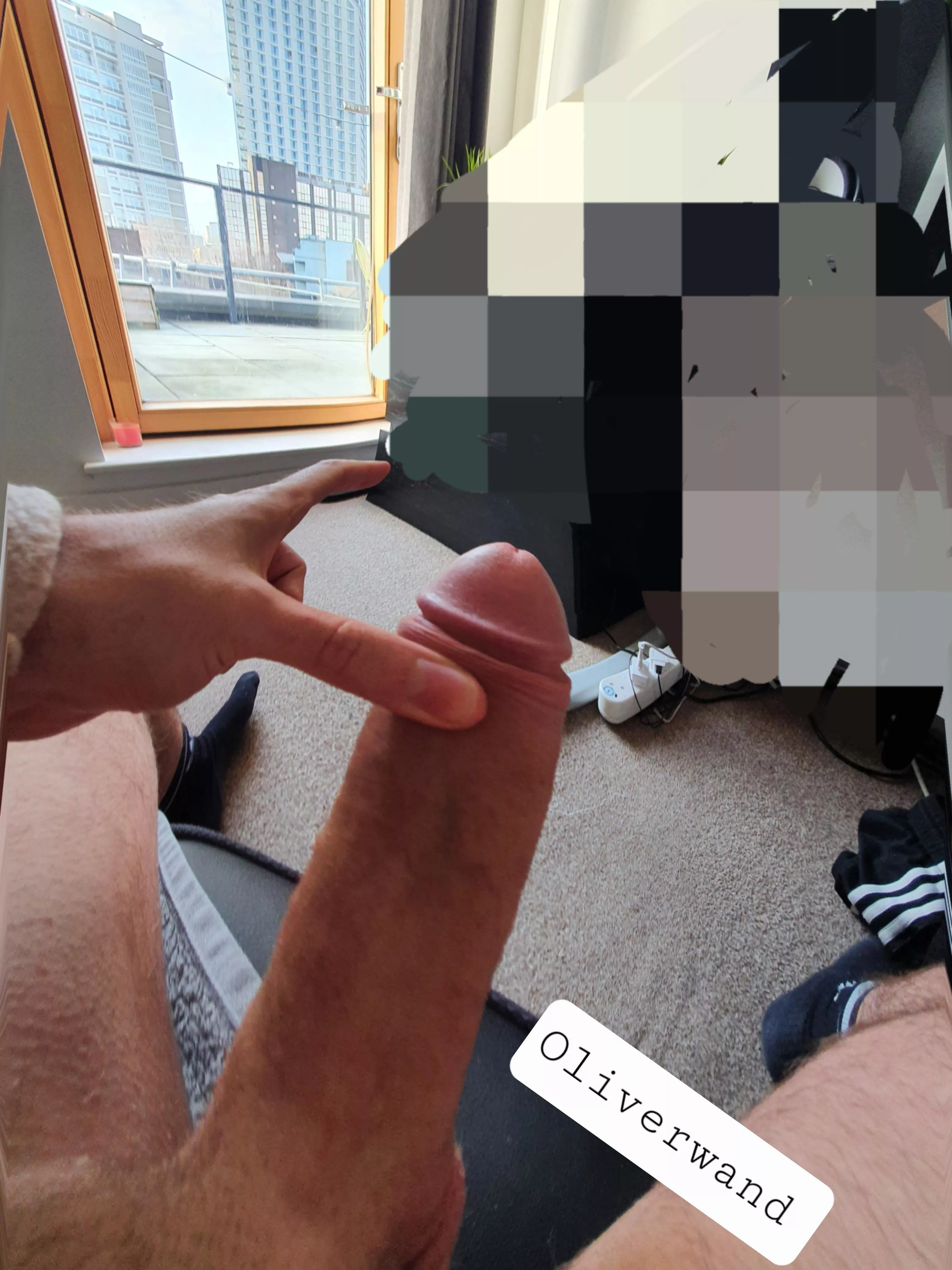 We match on tinder and I send you this - what is your response?