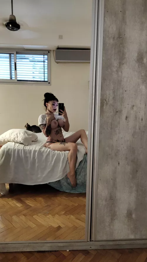 You know I can cum with nipple sucking... 😉