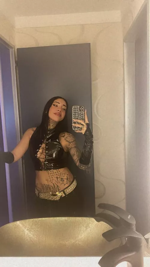 Channeling my inner baddie brats self