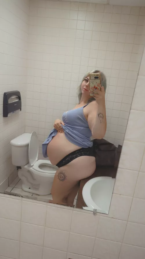 Comment if you want my nudes for the next 4 weeks 😏