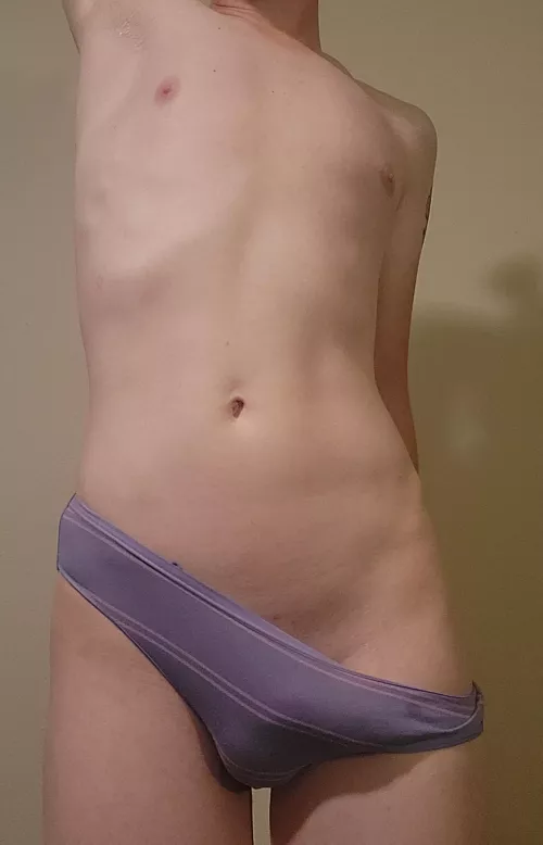 Does anyone want a twink that likes to ware women's panties?